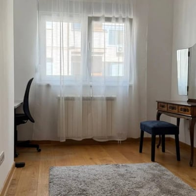 Miete einer gemütlichen 4-Zimmer-Wohnung, 91 m², Voždovac, Belgrad, Serbien